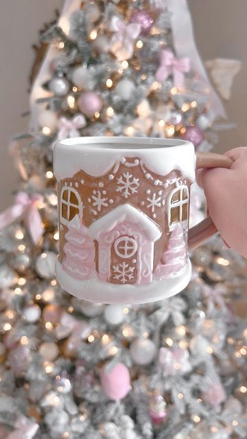 Gingerbread Christmas Decor Aesthetic, Cute Mugs Christmas, Cute Winter Decor, Pink Girly Christmas Aesthetic, Pink Christmas Asthetics, Wishlist Inspo Aesthetic, Christmas Decor Ideas Pink And Gold, Pink Christmas Mugs, Pink Christmas Gift Ideas