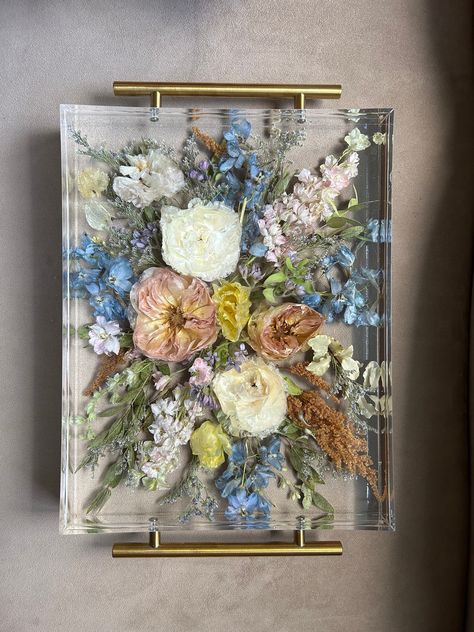 Preserving Wedding Bouquet In Resin, Resin Bouquet Wedding Flowers, Wedding Flower Resin, Wedding Bouquet Preservation Resin, Wedding Flowers Preservation Ideas, Flower Resin Tray, Wedding Flower Preservation, Flower Tray, Wedding Bouquet Preservation