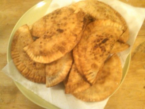 Dominican Empanadas, Latin Meals, Pastelitos Recipe, Dominican Dishes, Empanada Recipes, Dominicano Recipes, Dominican Style, Beef Empanadas Recipe, Empanada Dough