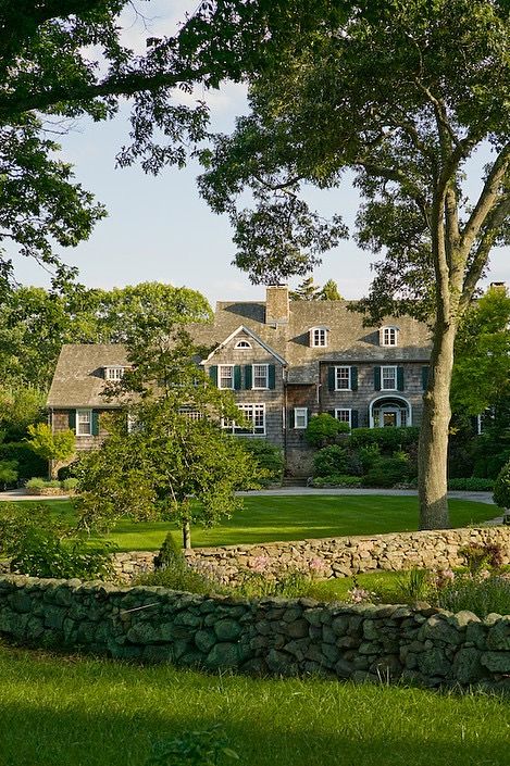 Rhode Island Summer, Traditional Home Design, English Country Manor, Rainbow Clouds, Summer Colours, Large House, Casa Exterior, Beautiful Houses, Interior Design Architecture