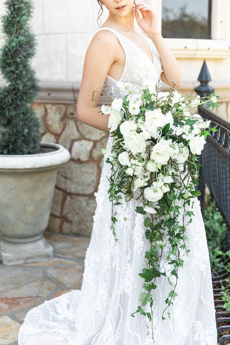 Bouquet Unique, Unique Wedding Bouquet, Greenery Wedding Bouquet, Cascading Wedding Bouquets, Wedding Bouquets Bride, Unique Bouquet, Wedding Floral Design, White Bridal Bouquet, Cascade Bouquet