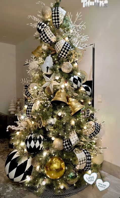 Houndstooth Christmas Tree, Themed Christmas Tree, Black White Checkered, Gold Christmas Tree, Christmas Tree Themes, Gold Christmas, Xmas Tree, Tree Decorations, Christmas Tree Decorations