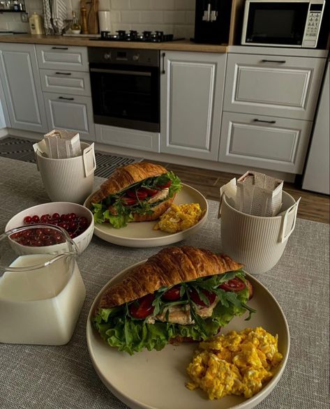 #aesthetic #croissants Healthy Breakfast Croissant, Croissant For Breakfast, Croissant Breakfast Aesthetic, Healthy Croissant, Aesthetic Croissants, Croissant Sandwich Ideas, Sandwich Aesthetic, Croissant Aesthetic, Breakfast Croissant