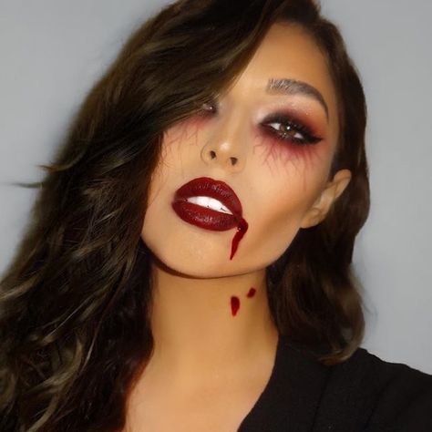 Vampire Makeup Looks, Fete Emo, Vampire Makeup Halloween, Halloweenský Makeup, Halloween Make-up Looks, Holloween Makeup, Vampire Halloween Costume, Vampire Makeup, Cute Halloween Makeup