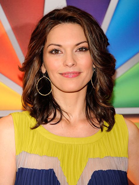 Cute medium length style Alana Delagarza, Brunette Medium, Hair Layers, Morena Baccarin, Diane Lane, The Abc, Mexican American, Flawless Face, Karlie Kloss