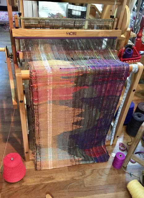 Saori Weaving, Yarn Spinning, Diy Weaving, Basic Skills, Sewing Clothing, Basic Tools, Fiber Arts, Hand Spinning, Sewing Tips