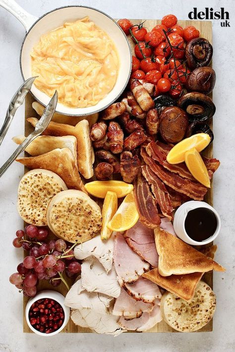 Our brunch board combines everyone's favourites from the English fry up and all those naughty christmas dinner leftovers. Just pile them onto a board and serve to your awaiting guests.Dive in and let the fun begin! Caramelised Onion Chutney, Brunch Board, Scrambled Eggs Recipe, Breakfast For A Crowd, Dinner Leftovers, Meat Dinners, Christmas Brunch, Turkey Sandwiches, Cooking For Two