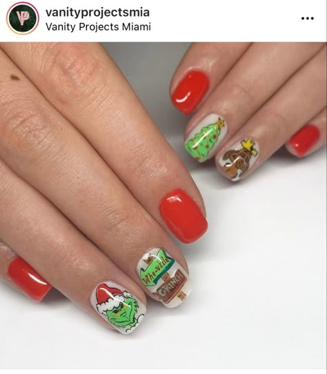 The Grinch & Max Grinch Nails, Christmas Press On Nails, Christmas Nails Ideas, New Years Nail Art, Nails Short Square, Christmas Nail Ideas, Short Fake Nails, Press On Nails Short, Cute Christmas Nails