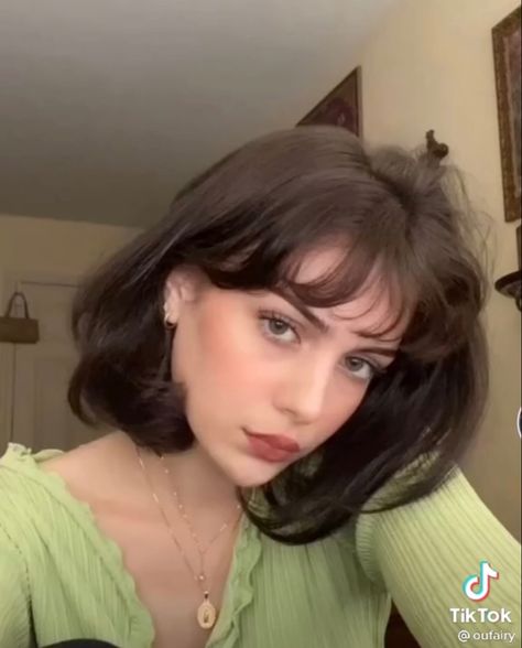 short hair Short Haircuts With Bangs, Hair Inspiration Short, Shot Hair Styles, Haircuts Straight Hair, Penteado Cabelo Curto, Short Hair With Bangs, Short Hair Haircuts, Cut My Hair, Hair Inspo Color