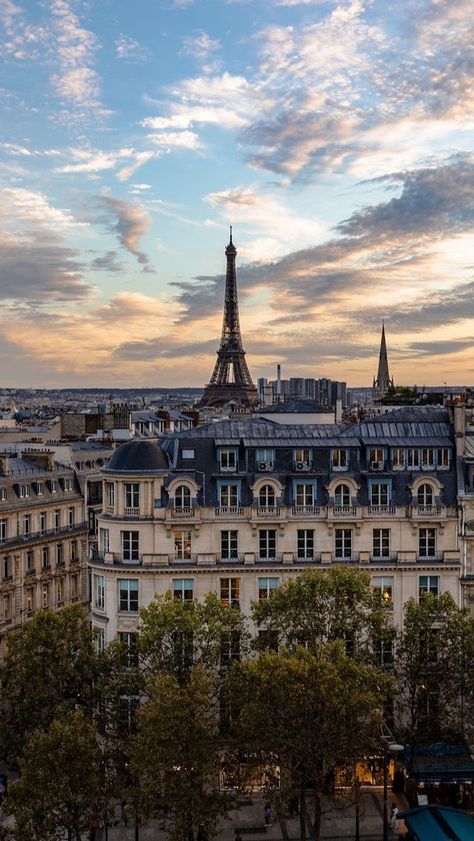 France Aesthetic, Paris Dream, Paris Vibes, رعب نفسي, Paris Aesthetic, Pretty Landscapes, Golden Light, Dream Travel Destinations, Setting Sun