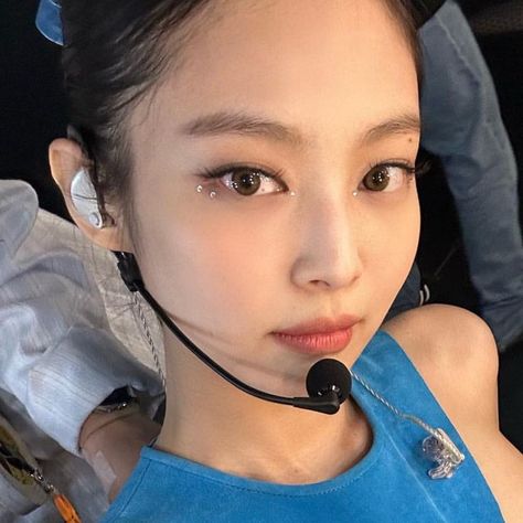 Low Quality Icons, Concert Makeup, Rhinestone Makeup, Make Up Inspo, Lq Icons, Eye Make, Low Quality, Jennie Kim, Kim Jennie