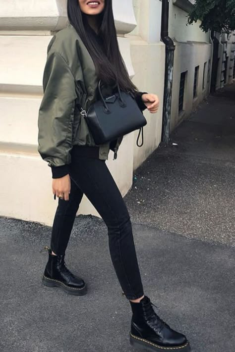 Pinterest: seanabeauty ✾✾✾ Doc Martens Outfits, Martens Outfit, Dr Martens Outfit, Doc Martens Outfit, Martens Style, Doc Marten, Collage Vintage, Figure Reference, Mode Inspo