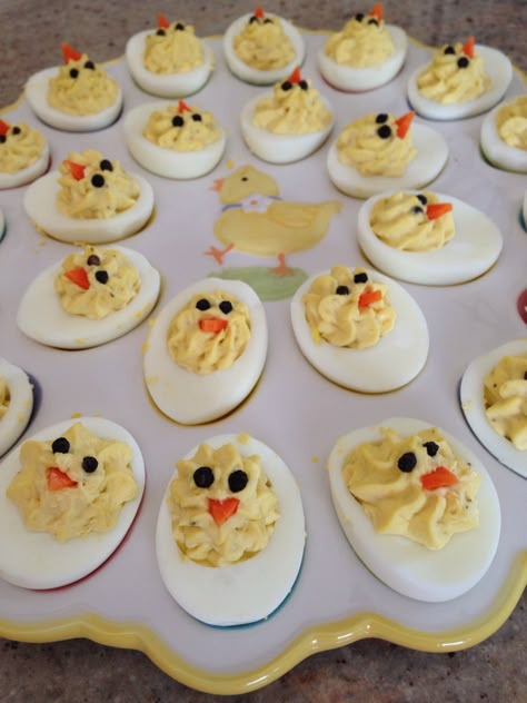 Happy Easter - deviled egg chicks! Easter Deviled Eggs Chicks, Easter Deviled Eggs Ideas, Easter Finger Food Ideas, Easter Finger Foods, Deviled Egg Chicks, Deviled Eggs Easter, Easter Deviled Eggs, Fun Holiday Food, Bills Checklist