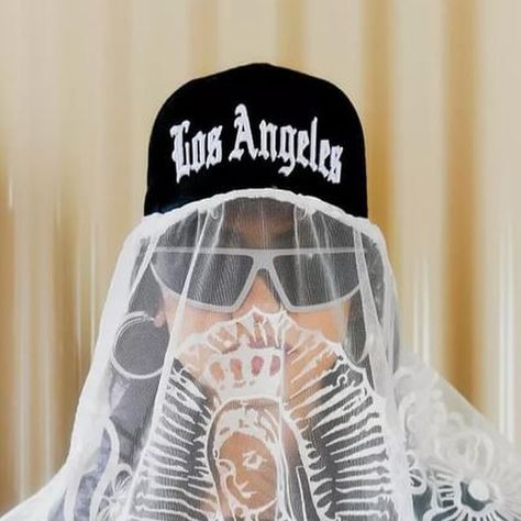 Ella Loca on Instagram: "@mstr_of_disguise in custom veil hat for @latimes 🤍🤍🤍 Thank you Ann-Marie for the opportunity. Photographer @jennellefong" Veil Fashion, Hiphop Accessories, Hat Veil, Veil Outfit, Veil On Hat, Hat Veil Bride, Veil Hat, Embroidery Hat Ideas, Hat With Veil