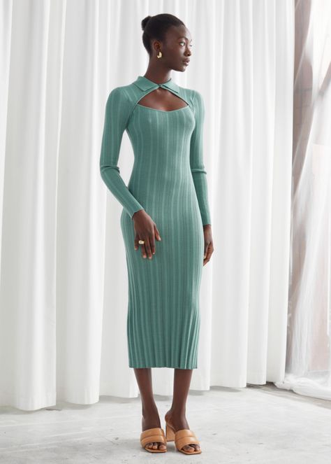 Fitted Cut Out Midi Rib Dress - Green - Midi dresses - & Other Stories Rib Dress, Knitted Dresses, Knitted Clothes, Fall Capsule Wardrobe, Popular Dresses, Street Style Trends, Maxi Robes, Ribbed Dresses, Green Midi Dress