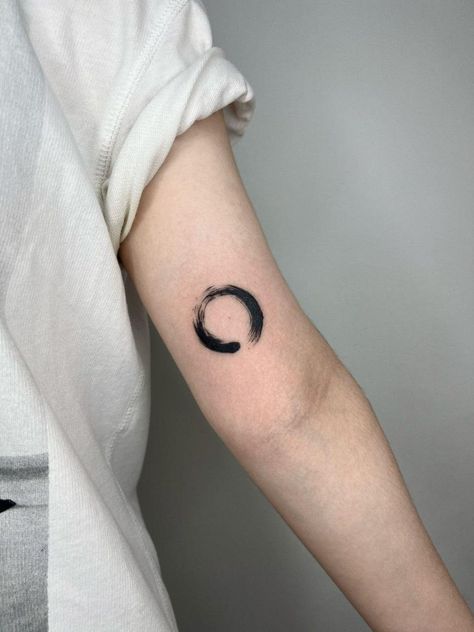 Enso Circle Tattoo, Arrival Tattoo, Enzo Tattoo, Enso Tattoo, Circle Tattoo Design, Round Tattoo, French Tattoo, Stunning Tattoos, Tattoo Shading