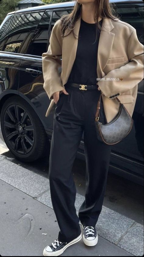 Tan Blazer Black Pants Outfit, Tan Blazer Outfits Women, Beige Blazer Outfits Women, Tan Blazer Outfit, Tan Blazer Outfits, Blazer Outfit Ideas, Business Casual Style, Blazer Outfits For Women, Ladies Style