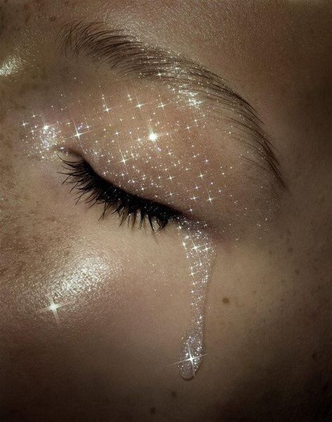 Glitter tears Under Your Spell, Describe Me, Pics Art, F U, Real Talk, Nostril Hoop Ring, True Stories, Beyonce, Relationship Goals