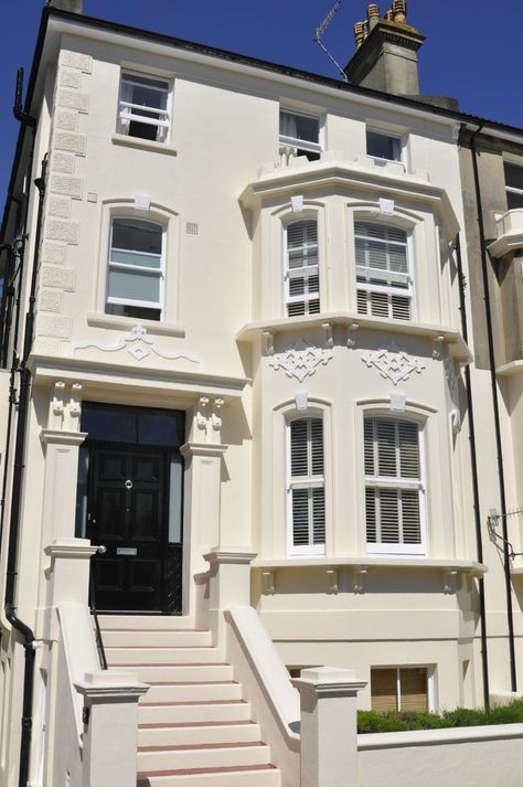 Brighton Apartment Aesthetic, Brighton Houses Exterior, Unrealistic House, Brighton Architecture, Bristol Colourful Houses, Brighton England Houses, Brighton Apartment, Brighton Homes, Brighton City