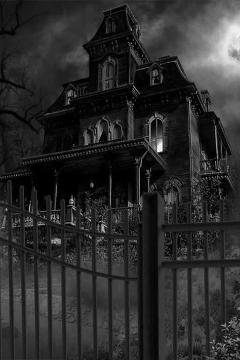 Is it weird that I could totally dig living here? Scary Houses, Creepy Houses, Spooky Places, Spooky House, رعب نفسي, Scary Places, Abandoned Mansions, Most Haunted, Hauntingly Beautiful