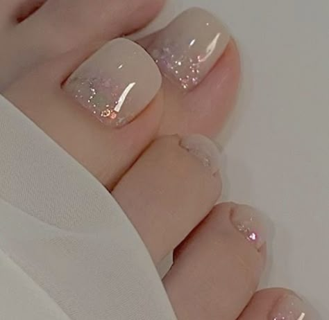 Pedi Nails Designs, Toe Designs Pedicure Simple, Toe Gel Nail Designs, Ombré Pedicure, Cute Toe Nail Ideas, Gel Toe Nails Ideas, Cute Toe Nails Designs, Nail For Wedding, Nail Designs For Wedding