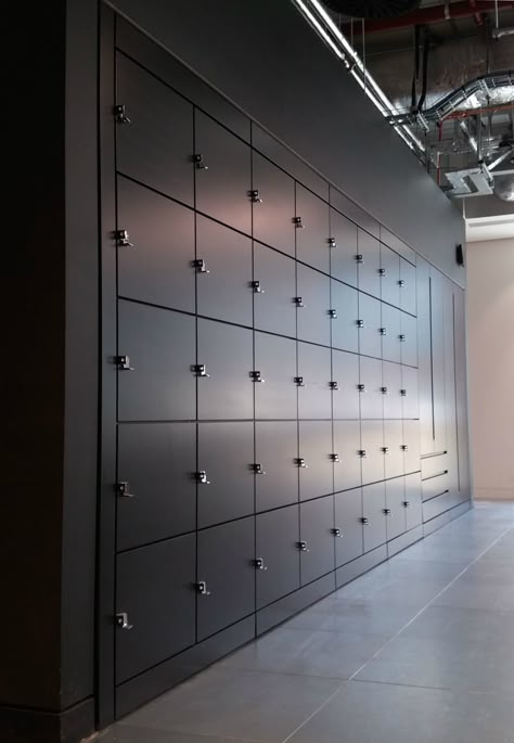 Mens Locker Room Design, Gym Locker Room Aesthetic, Gym Locker Room Design, Lockers Design, Gym Lockers Design, Industrial Locker Room, Luxury Gym Locker Room, Commercial Gym Design, Small Hotel Room