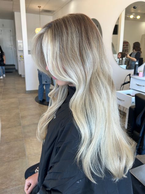 Bright Cool Blonde Balayage, Balayage Platinum Blonde Dark Roots, Swedish Blonde Balayage, Light Blonde Hair Root Smudge, Light Blonde Balayage Dark Roots, Vanilla Blonde Balayage Straight Hair, Super Light Blonde Balayage, High Impact Blonde Balayage, High Impact Balayage