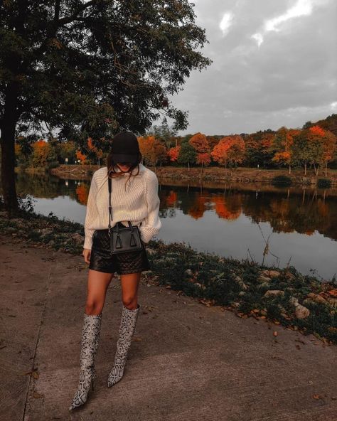 10 Best Ways To Wear Slouchy Boots Right Now Scrunch Boots Outfit, Slouch Boots Outfit, Slouchy Boots Outfit, All Leather Outfit, Slouchy Ankle Boots, Coordinates Outfits, Calf High Boots, Dresses And Tights, Boots Outfit Ankle