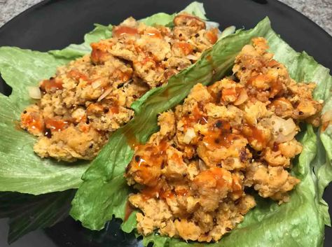 Buffalo Chicken Quinoa Lettuce Wraps | Redefining Strength Clean Eating Lettuce Wraps, Macro Planning, Macro Lunch, Buffalo Chicken Quinoa, Macros Diet Recipes, Dinner Recipes Clean Eating, Quinoa Wrap, Macro Foods, Salat Wraps