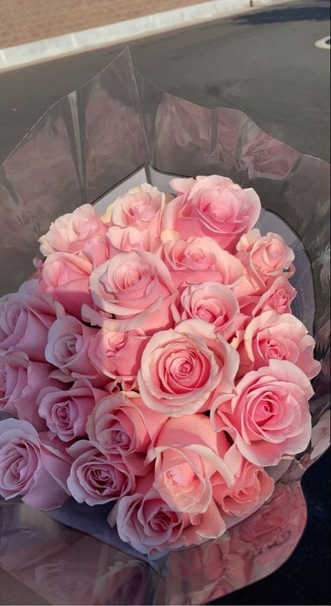 Pink Flower Bouquet, Luxury Flower Bouquets, Pink Rose Bouquet, Aesthetic Roses, Boquette Flowers, Flowers Bouquet Gift, Nothing But Flowers, Flower Therapy, Beautiful Bouquet Of Flowers