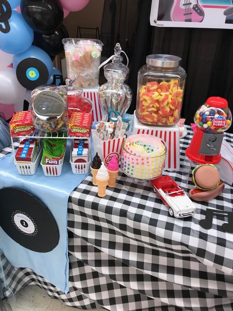 50s Themed Party Ideas Decoration Diy, 50s Themed Party, 50s Party Ideas, 1950s Sock Hop, 50s Party Decorations, 50th Birthday Party Themes, Pin Up Party, 50s Theme Parties, Sock Hop Party