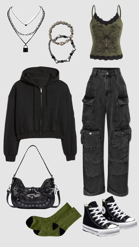 #inspo #ootd #grunge #grungecore #aesthetic #schoolfit #school #grungeaesthetic #backtoschool #outit Grudge Inspo Outfit, Soft Grunge Fashion Aesthetic, Cute Winter Outfits Grunge, Lazy Grunge Outfits Winter, 2000s Grunge Outfits Aesthetic, Grunge Easy Outfit, Alt Girl Aesthetic Outfits, Teen Grunge Outfits, Grunge Outfits Modest