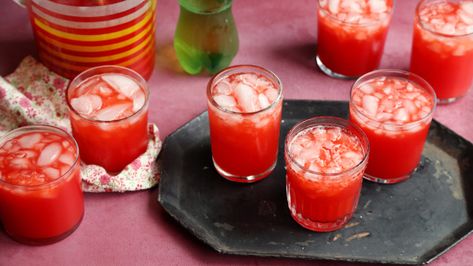 This is a very simple, but tasty punch. It is also fairly inexpensive, which is great when a large quantity is needed. You can changed the flavor of drink mix used in order to obtain a desired color of punch. I recommend freezing rings of pineapple juice or the punch for use in chilling in the punchbowl. Simple Punch Recipe, Virgin Strawberry Daiquiri, Strawberry Daiquiri Recipe, Apple Cider Juice, Italian Cream Soda, Daiquiri Recipe, Easy Punch Recipes, Strawberry Treats, Fruit Combinations