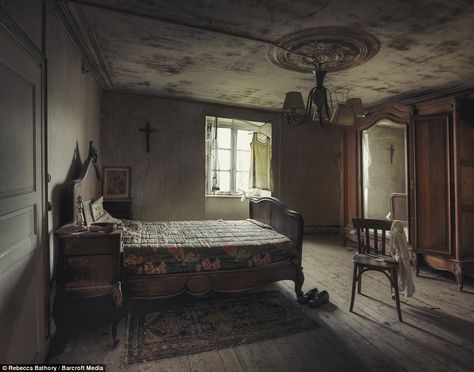 A bedroom inside an abandoned house looks untouched as the bed is still neatly made. This was taken in Luxembourg  in 2014 Old Bedroom, Bed Pan, Old House Interior, Abandoned Churches, Old Beds, Abandoned House, Old Room, House Inside, Abandoned Buildings