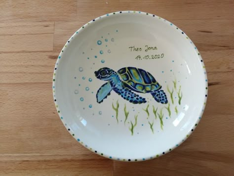 Dolphin Pottery Painting, Turtle Pottery Painting Ideas, Pottery Painting Ideas Ocean, Pottery Painting Bowl, Painting Pottery Plates, Clay Cafe Ideas, Poetry Painting, Clay Cafe, Ceramic Cafe