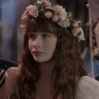 Malina Weisman, Violet Baudelaire, Malina Weissman, Unfortunate Events, A Series Of Unfortunate Events, Lily Collins, Grunge Hair, Netflix Series, 인물 사진