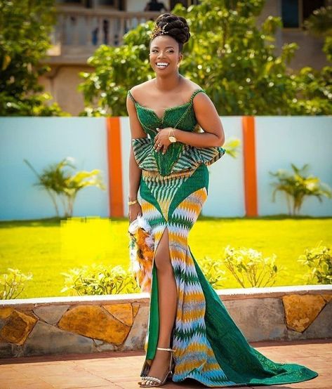 Kente Designs, African Traditional Wedding Dress, Kente Dress, Traditional African Clothing, African Fabric Dress, Long African Dresses, African Prom Dresses, African Dresses For Kids, Best African Dresses