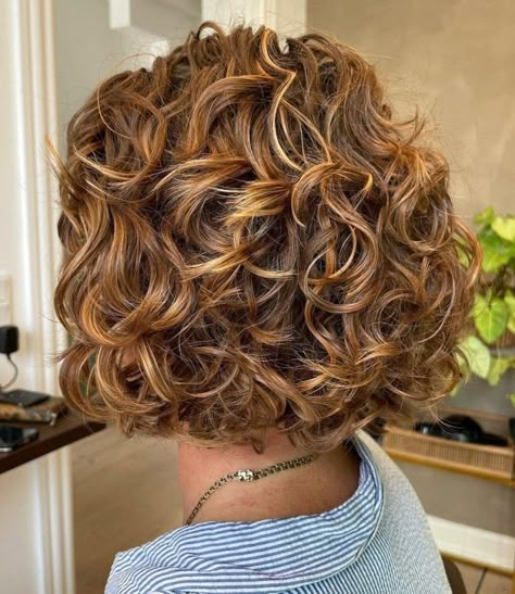 Short Curly Wavy Haircut Wavy Layered Haircuts, Wavy Haircut, Short Permed Hair, Short Wavy Haircuts, Medium Length Curly Hair, Natural Curly Hair Cuts, Permed Hair, Bob Haircut Curly, Thick Wavy Hair