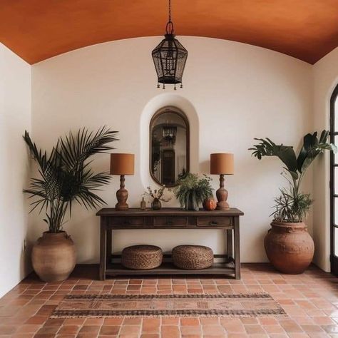 Spanish Colonial Aesthetic, Mexican Colonial House Interior Design, Mexican Style Homes Interior Design, Spanish Villa Aesthetic Interior, Latino House Aesthetic, Spanish Colonial Apartment, Mexican Style Home, Spanish Style Furniture, Mexican Style Homes