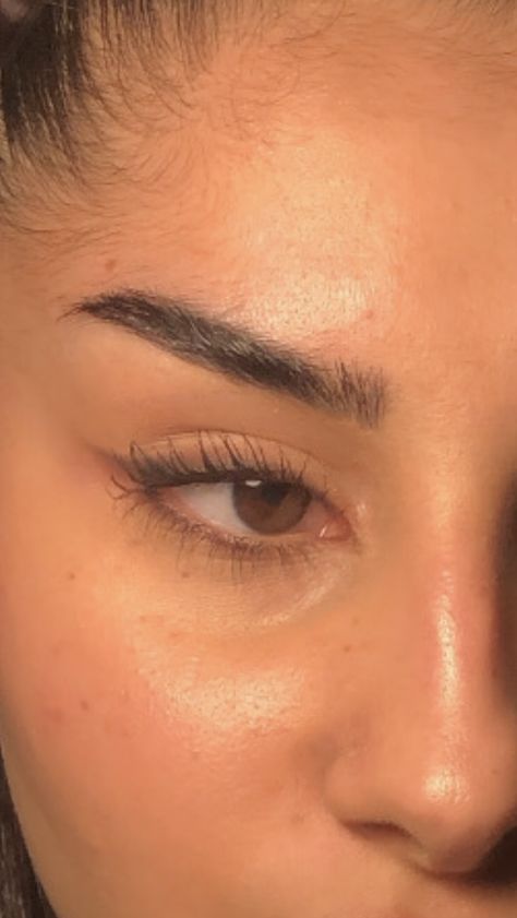 Soft Brown Wing Makeup, Natural Liner Eyes, Natural Cat Eye Makeup Look, Eye Makeup Aesthetic Natural, Fox Pretty Face Aesthetic, Cat Eye Makeup Natural, Soft Fox Eye Makeup, Feline Eyes Natural, Fox Pretty Makeup