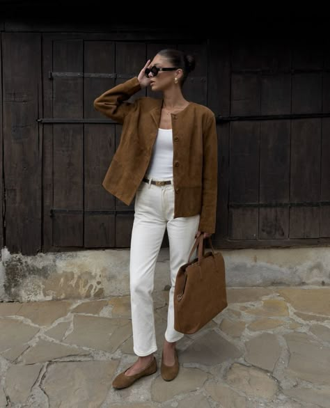 Brown Booties Outfit, Brown Leather Jacket Outfit, Style Tricks, Slippers Outfit, Booties Outfit, Fall Mood, Outfit Chic, Blazer Outfit, Everyday Basics