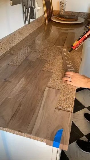 The DIY Fake Butcher Block Countertop: The Tutorial- #Block #Butcher #Countertop #DIY #Faux #Tutorial Check more at https://howcandothis.com/diyideas/the-diy-fake-butcher-block-countertop-the-tutorial-2/ Diy Herringbone Countertop, Faux Butcher Block, Montana Interior, Butcher Block Island Top, Diy Butcher Block Countertops, Diy Butcher Block, Concrete Countertops Kitchen Diy, Concrete Countertops Bathroom, Full Kitchen Remodel