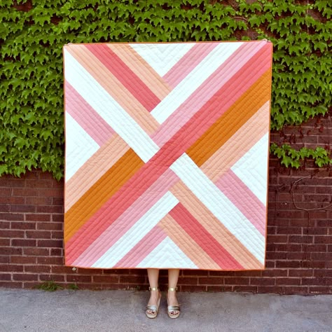 Maypole Quilt, Baby Quilts To Make, Suzy Quilts, Quilt Pattern Download, Solid Quilt, Quilt Modernen, Quilts Modern, Quilt Baby, Contemporary Quilts