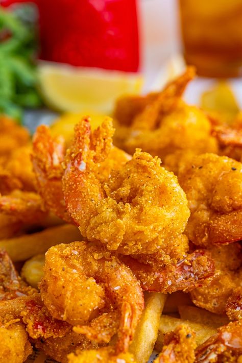 Southern Fried Shrimp - Kitchen Divas Crispy Fried Shrimp Recipes, Soul Food Shrimp, Fried Shrimp Batter Recipes, Shrimp Recipes Fried, How To Fry Shrimp, Oven Fried Shrimp, Battered Fried Shrimp, Fry Shrimp Recipes, Frying Shrimp