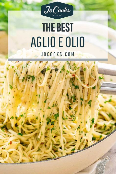 This Olive oil and Garlic Pasta known as Aglio e Olio in Italian is a traditional pasta dish originating in Naples known for its simplicity. #algioeolio #recipe #pasta Fettuccini Aglio E Olio, Pasta Aioli Olio Recipe, Olive Oil And Garlic Pasta, Spaghetti Alio Olio, Spaghetti Aglio Olio Recipe, Garlic Fettuccine, Olio Pasta, Garlic Pasta Recipe, Aglio E Olio Recipe