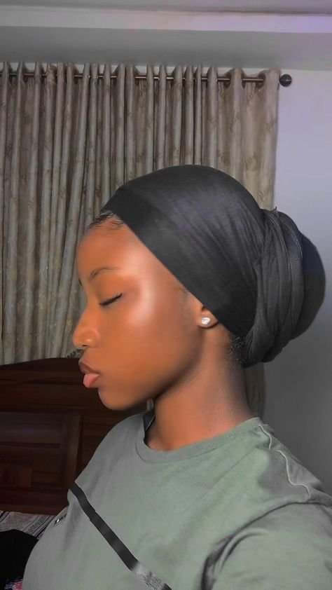 Jersey Scarf head wrap/turban tutorial Hair Turban Tutorial, Hair Scarf Tutorial, Head Scarf Tutorial, Head Wrap Tutorial, Headwrap Hairstyles, Turban Tutorial, African Hair Wrap, Headwrap Tutorial, Short Box Braids Hairstyles