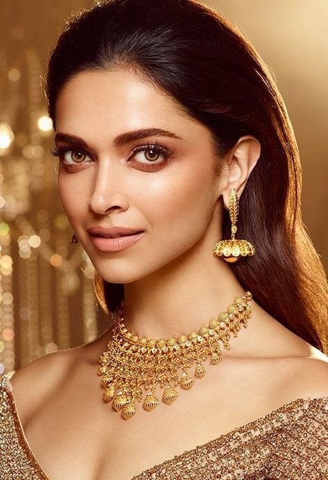 Depeeka Padukone, Tanishq Jewellery, Jewellery Photography, Gold Bridal Necklace, Model Pics, Celebrity Jewelry, Gold Jewelry Simple Necklace, Jewelry Set Design, Gold Bridal Jewellery Sets