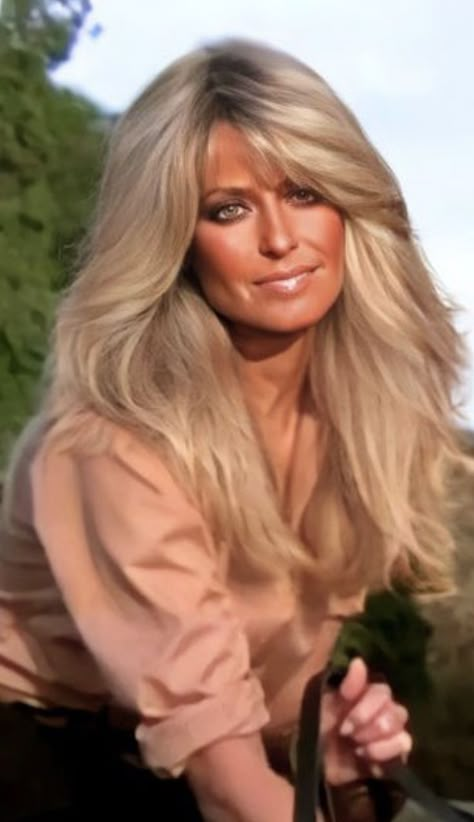 Farah Fawcett Hairstyle Long, Farrah Fawcett Inspired Hair, Long 70’s Hair, Modern Farrah Fawcett Hair, Farah Fawcett Hairstyle, Farrah Fawcett Haircut, 70s Feathered Hair, Farrah Fawcett 70s, Farah Fawcett Hair