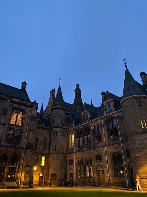 Glasgow Scotland University, University Of Glasgow Library, Edinburgh University Dorm, University Of Glasgow Aesthetic, Pretty Universities, Glasgow University Aesthetic, Edinburgh University Aesthetic, University Glasgow, Glasgow Aesthetic