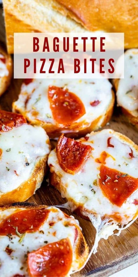 Homemade Pizza Bites, Baguette Pizza, Baguette Appetizer, Homemade Baguette, Pepperoni Pizza Bites, Mini Pizza Bites, Seafood Pizza, Baguette Recipe, Pizza Chef